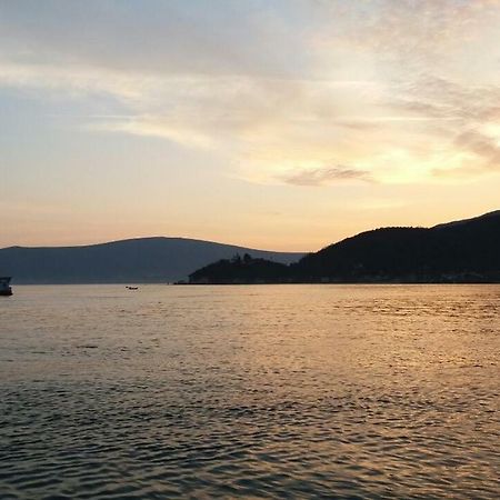 Villa House By The Sea à Tivat Extérieur photo