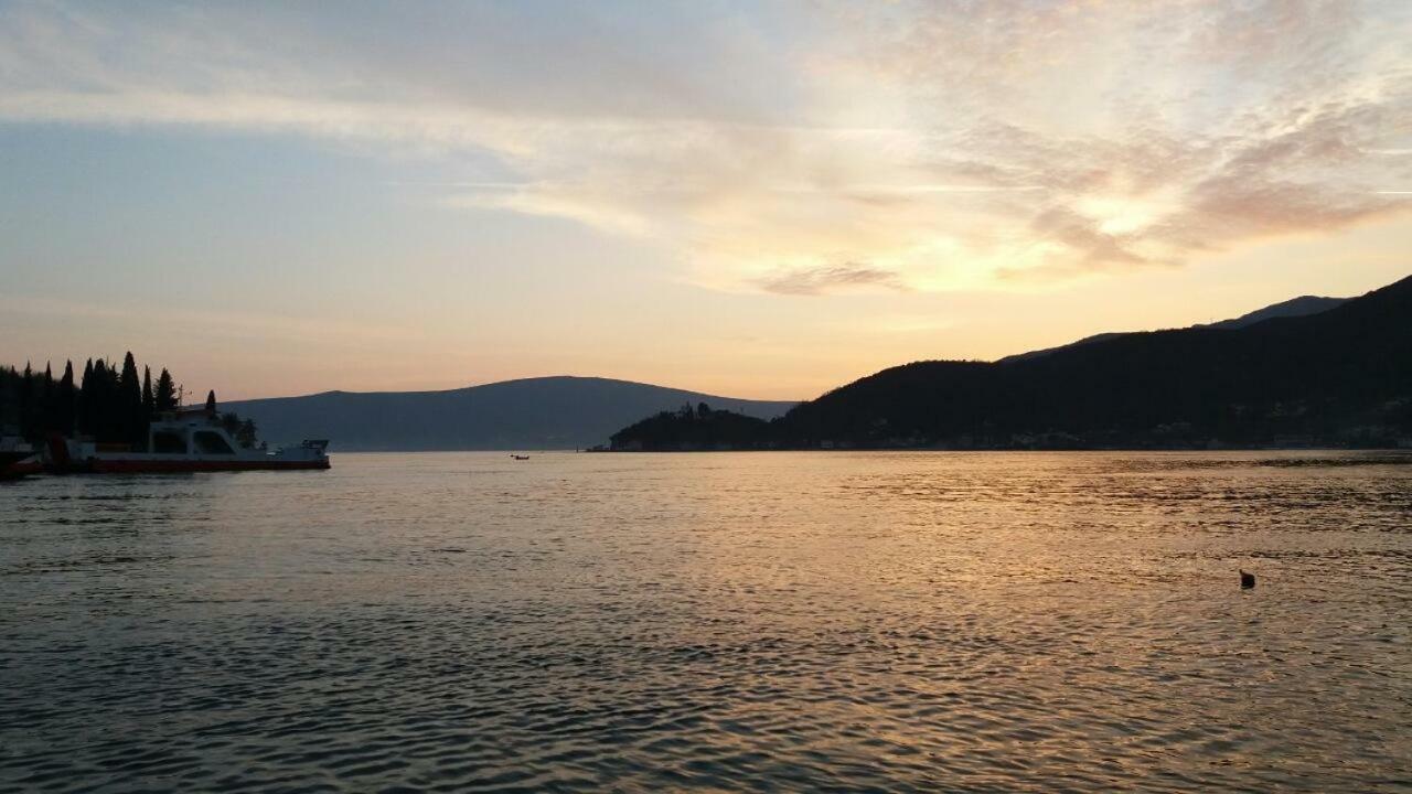 Villa House By The Sea à Tivat Extérieur photo