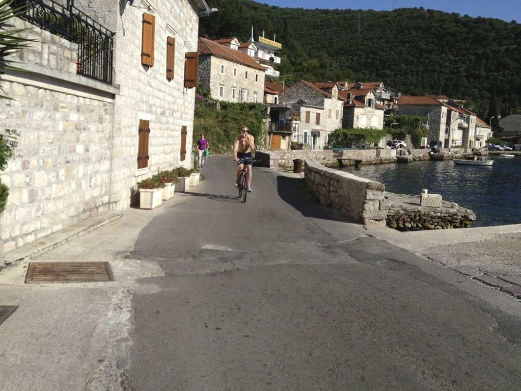 Villa House By The Sea à Tivat Extérieur photo